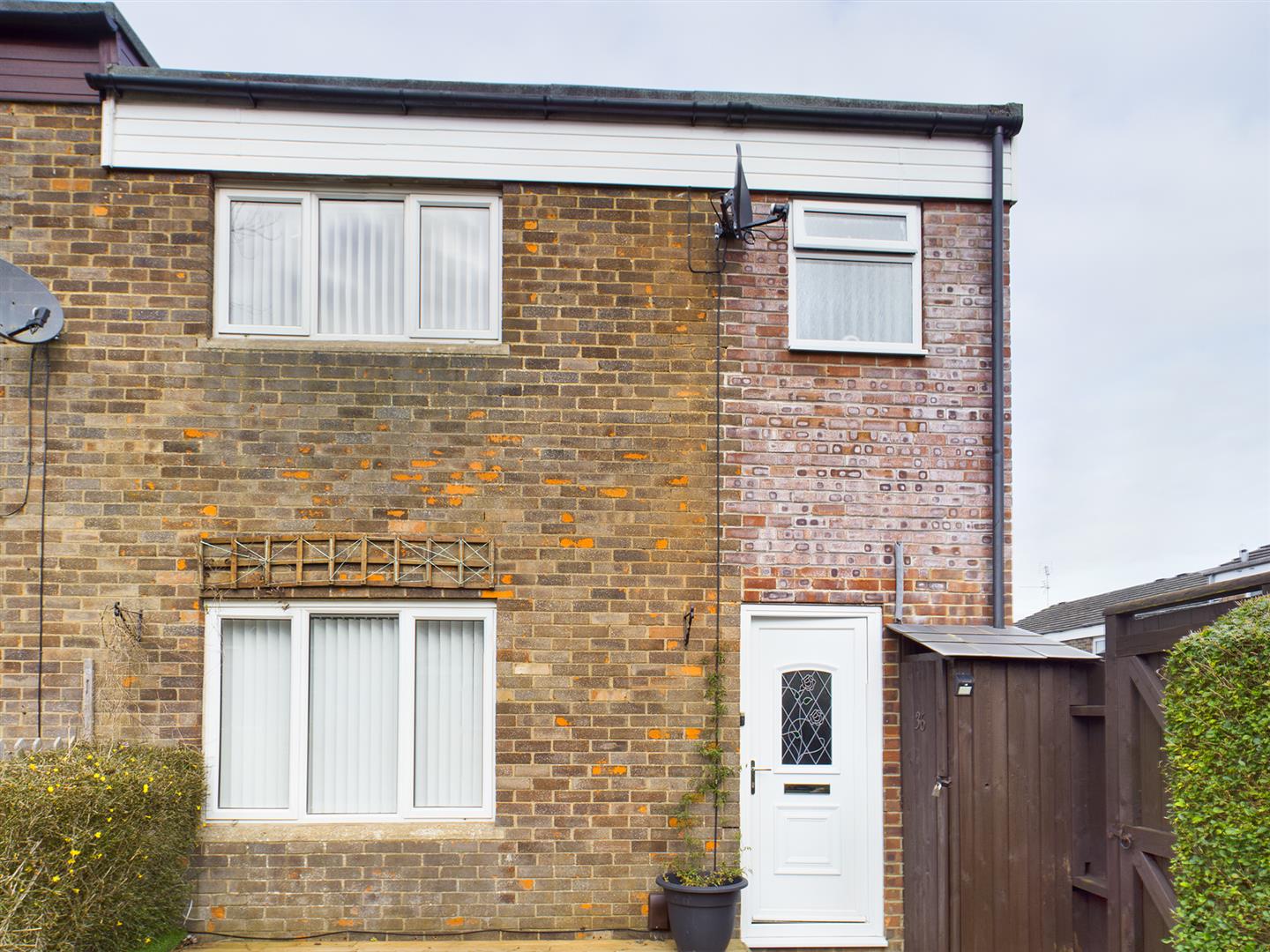 2 Bedroom Property For Sale in Basingstoke £260,000
